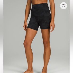 NWT Lululemon camo bike shorts 14